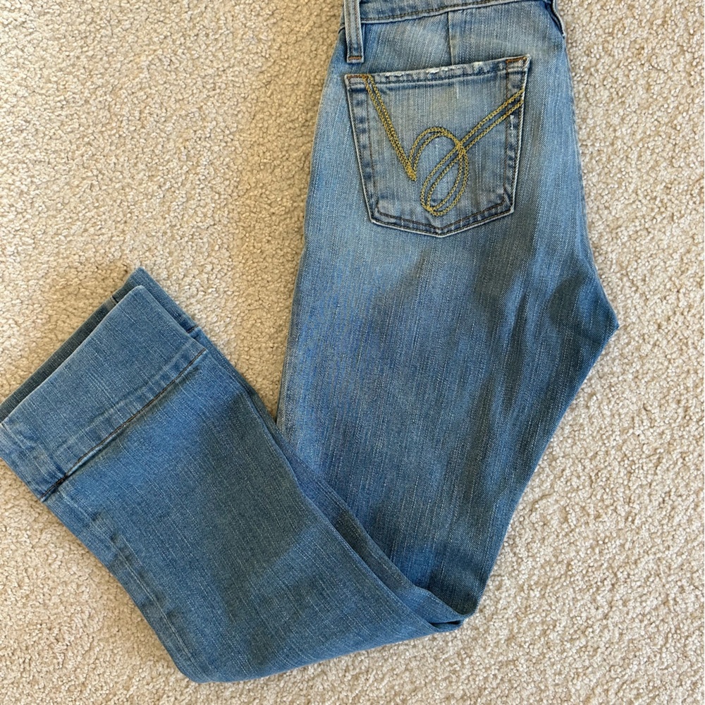 BEBE Women Mid RISE STRAIGHT LEG DISTRESSED CROP DENIM JEANS CAPRI 28 Light Wash